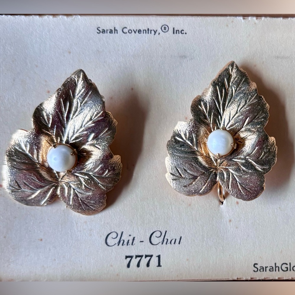 Vintage Sarah Coventry Chit-Chat Gold Leaf & Pearl Earrings with original box